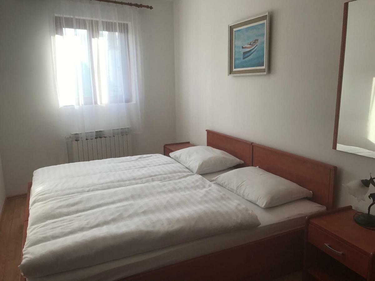 Apartment Pulic 라브 외부 사진