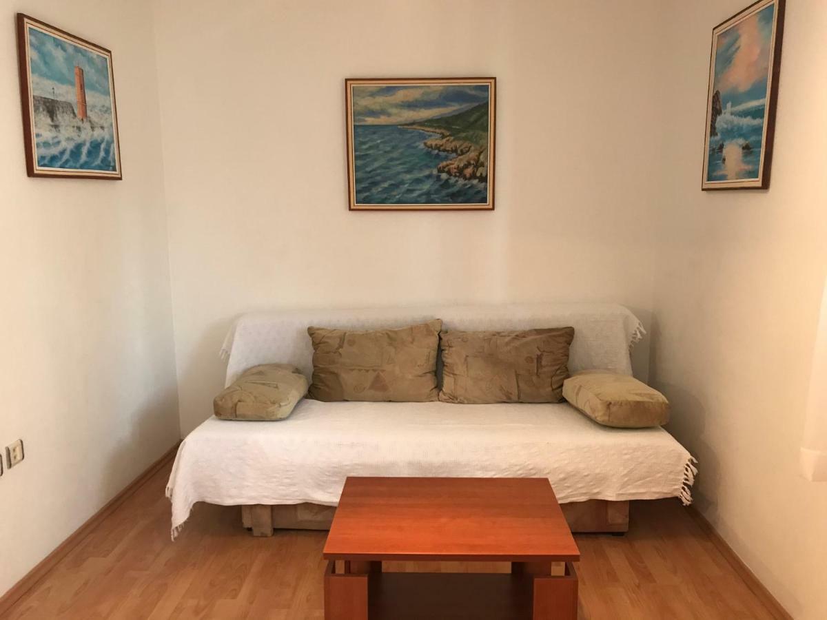 Apartment Pulic 라브 외부 사진