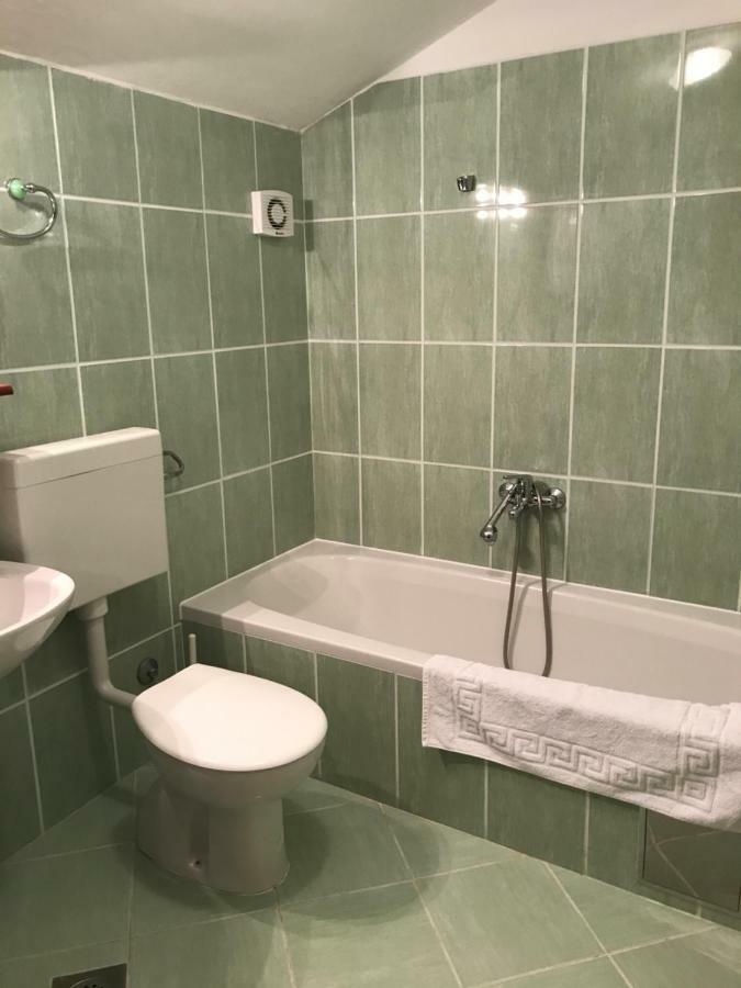 Apartment Pulic 라브 외부 사진