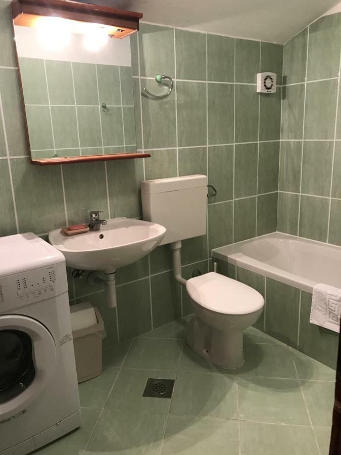 Apartment Pulic 라브 외부 사진